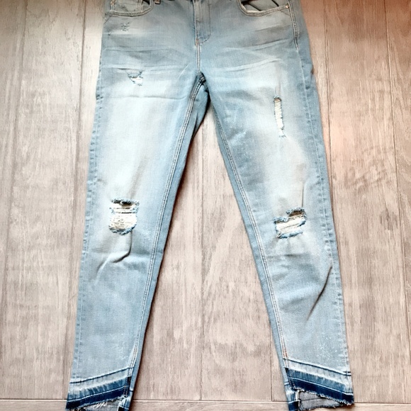 ZARA Mid-rise Jeans: Blue, US 8,10,12/EUR 40,42.44 - Picture 4 of 5